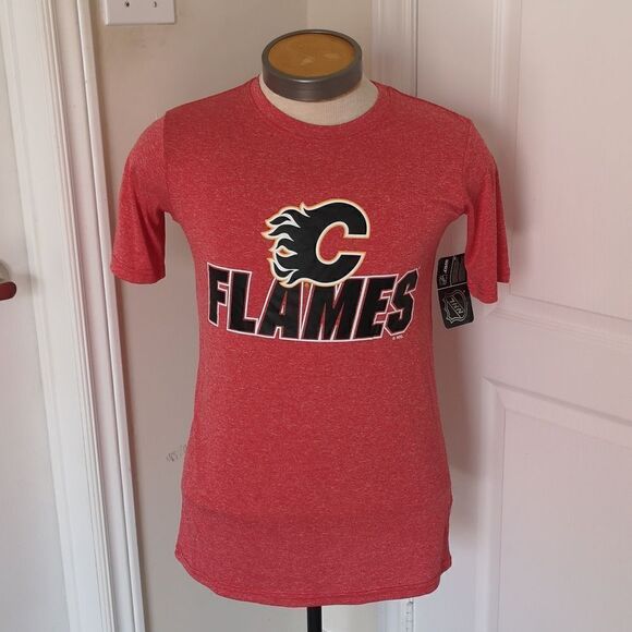 NHL Ladies Calgary Flames Logo  T-shirt Small Red - Picture 2 of 16